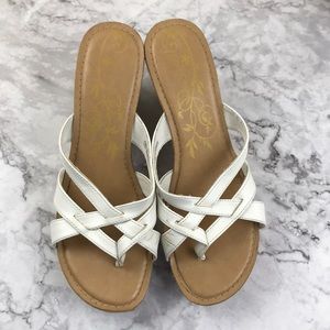 ❗️LAST CHANCE❗️ White wedge sandals size 10